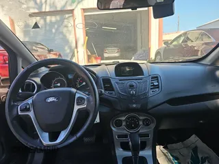 2015 Ford Fiesta SE with VIN 3FADP4BJ8FM135510, listed as a Copart auction lot 49908925 with 121,890 mi miles and Clean Title. Bid and sale history available at DreamBid. Image 9.