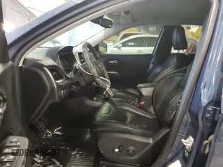 2021 Jeep Cherokee Latitude Lux z VIN 1C4PJMMX9MD106584, wystawiony jako Copart lot #45731825 z przebiegiem 50 111 mil mil oraz Szkoda całkowita • Salvage title. Historia ofert i sprzedaży dostępna na DreamBid. Obrazek 7.