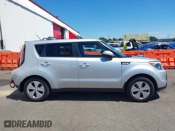 2015 Kia Soul with VIN KNDJN2A20F7795780, listed as a IAAI auction lot 39879289 with 120,531 mi miles. Bid and sale history available at carsss.com. Image 13.