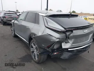 2024 Cadillac LYRIQ Luxury z VIN 1GYKPPRK1RZ109216, wystawiony jako IAAI lot #42180416 z przebiegiem 13 470 mil mil oraz . Historia ofert i sprzedaży dostępna na DreamBid. Obrazek 3.