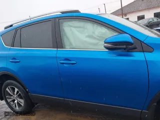 2017 Toyota RAV4 XLE with VIN 2T3RFREV2HW693031, listed as a IAAI auction lot 41671812 with 82,190 mi miles. Bid and sale history available at carsss.com. Image 13.