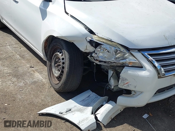 2014 Nissan Sentra S with VIN 3N1AB7APXEL662717, listed as a IAAI auction lot 40998099 with 133,363 mi miles and . Bid and sale history available at DreamBid. Image 6.