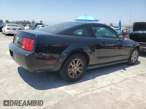 2008 Ford Mustang Deluxe with VIN 1ZVHT80N785126159, listed as a Copart auction lot 62945975 with 201,417 mi miles and Clean title. Bid and sale history available at DreamBid. Image 3.