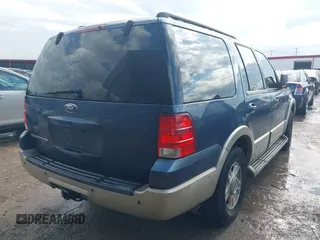 2006 Ford Expedition Eddie Bauer with VIN 1FMFU17506LA41284, listed as a IAAI auction lot 41462992 with 192,424 mi miles. Bid and sale history available at carsss.com. Image 4.