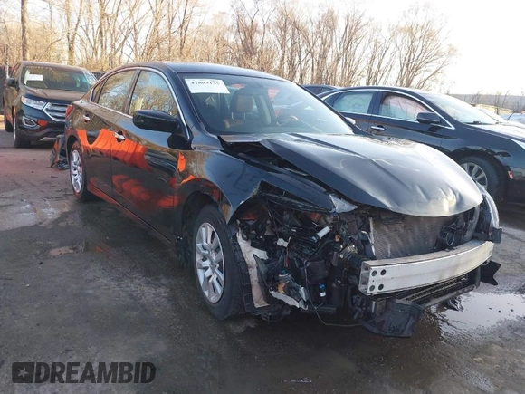 2018 Nissan Altima 2.5 S with VIN 1N4AL3AP9JC473345, listed as a IAAI auction lot 41803135 with 92,173 mi miles. Bid and sale history available at carsss.com. Image 1.