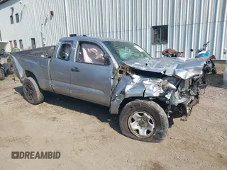 2017 Toyota Tacoma SR z VIN 5TFSX5EN5HX049672, wystawiony jako IAAI lot #40413689 z przebiegiem 105 571 mil mil oraz . Historia ofert i sprzedaży dostępna na DreamBid. Obrazek 1.