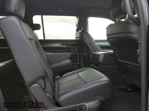 2024 Jeep Wagoneer Series II with VIN 1C4SJSBP7RS163001, listed as a Copart auction lot 83908564 with 1,095 mi miles and Salvage title. Bid and sale history available at DreamBid. Image 11.