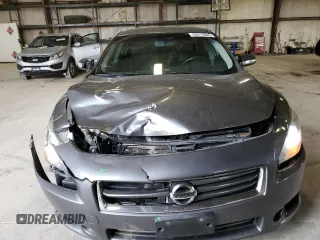 2014 Nissan Maxima SV z VIN 1N4AA5AP9EC478102, wystawiony jako Copart lot #52413845 z przebiegiem 104 615 mil mil oraz Szkoda całkowita • Salvage title. Historia ofert i sprzedaży dostępna na DreamBid. Obrazek 5.