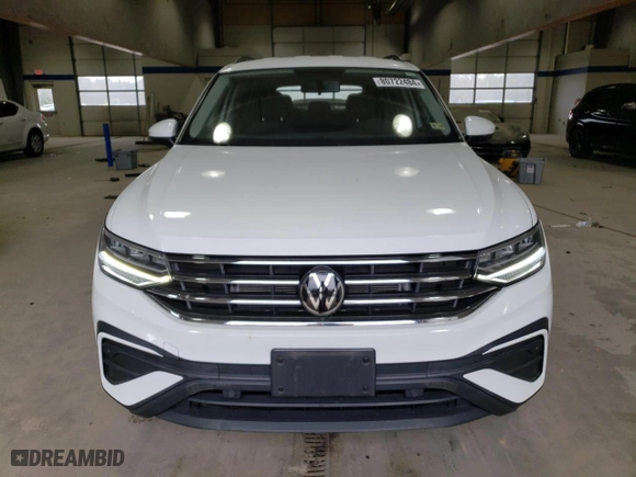 2022 Volkswagen Tiguan S with VIN 3VV1B7AX6NM011349, listed as a Copart auction lot 80722484 with 32,291 mi miles and Salvage Title. Bid and sale history available at carsss.com. Image 5.