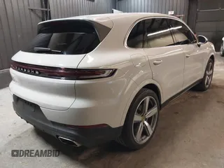 2024 Porsche Cayenne z VIN WP1AA2AY5RDA01585, wystawiony jako IAAI lot #41908153 z przebiegiem 15 559 mil mil oraz . Historia ofert i sprzedaży dostępna na DreamBid. Obrazek 4.