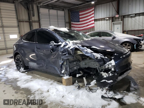 2023 Tesla Model Y Long Range z VIN 7SAYGAEE3PF968231, wystawiony jako Copart lot #45811385 z przebiegiem Nie podano mil oraz Szkoda całkowita • Salvage title. Historia ofert i sprzedaży dostępna na DreamBid. Obrazek 4.