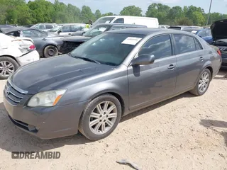 2005 Toyota Avalon XL z VIN 4T1BK36B55U002769, wystawiony jako IAAI lot #42059186 z przebiegiem 181 197 mil mil oraz . Historia ofert i sprzedaży dostępna na DreamBid. Obrazek 2.