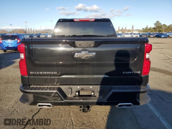 2024 Chevrolet Silverado 1500 Custom Trail Boss with VIN 3GCUDCE83RG218772, listed as a Copart auction lot 44648145 with 8,672 mi miles and Salvage Title. Bid and sale history available at carsss.com. Image 6.