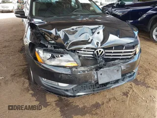 2015 Volkswagen Passat SEL Premium z VIN 1VWCV7A39FC088048, wystawiony jako IAAI lot #41896215 z przebiegiem 94 635 mil mil oraz . Historia ofert i sprzedaży dostępna na DreamBid. Obrazek 6.