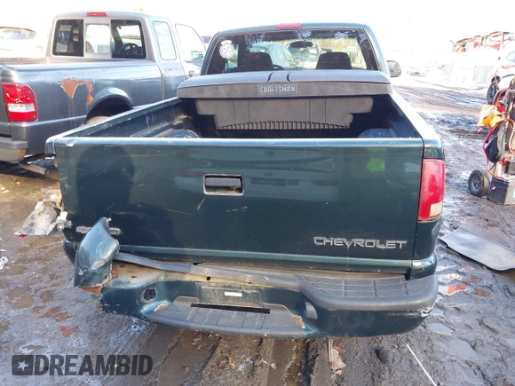 2003 Chevrolet S-10 with VIN 1GCCS19H638165384, listed as a IAAI auction lot 41543313 with 117,386 mi miles and . Bid and sale history available at DreamBid. Image 16.