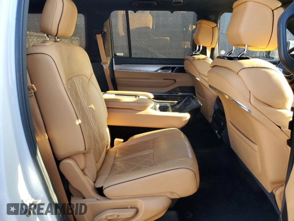 2022 Jeep Grand Wagoneer Series III with VIN 1C4SJVGP0NS113612, listed as a Copart auction lot 80022074 with 39,988 mi miles and Salvage title. Bid and sale history available at DreamBid. Image 11.