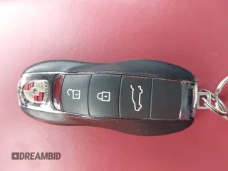 2021 Porsche Macan S с VIN WP1AB2A53MLB37831, выставлен на аукционе IAAI как лот 42077665 с пробегом 53 931 миль миль и . История ставок и продаж доступна на DreamBid. Изображение 11.