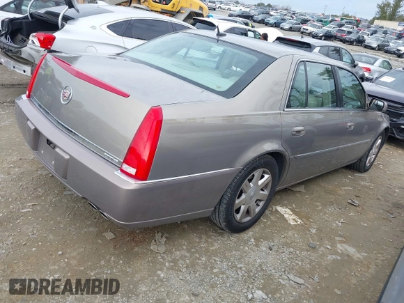 2007 Cadillac DTS Luxury I z VIN 1G6KD57Y97U168196, wystawiony jako IAAI lot #41463856 z przebiegiem 167 875 mil mil oraz . Historia ofert i sprzedaży dostępna na DreamBid. Obrazek 4.