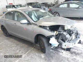 2012 Mazda 3 i Sport z VIN JM1BL1UF0C1525854, wystawiony jako IAAI lot #41674951 z przebiegiem 189 971 mil mil oraz . Historia ofert i sprzedaży dostępna na DreamBid. Obrazek 1.