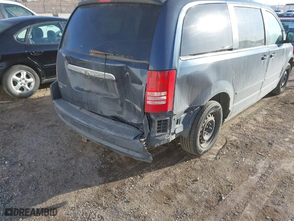 2009 Chrysler Town & Country LX with VIN 2A8HR44E69R617338, listed as a IAAI auction lot 41647395 with 365,362 mi miles. Bid and sale history available at carsss.com. Image 6.
