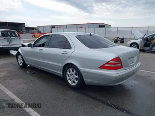 2000 Mercedes-Benz S-Class with VIN WDBNG70JXYA054073, listed as a IAAI auction lot 41987179 with 124,968 mi miles. Bid and sale history available at carsss.com. Image 3.