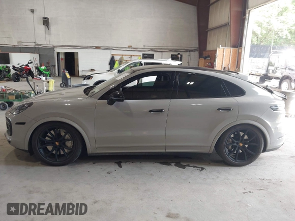 2021 Porsche Cayenne Turbo with VIN WP1BF2AY2MDA51228, listed as a IAAI auction lot 42757492 with 33,660 mi miles and . Bid and sale history available at DreamBid. Image 14.