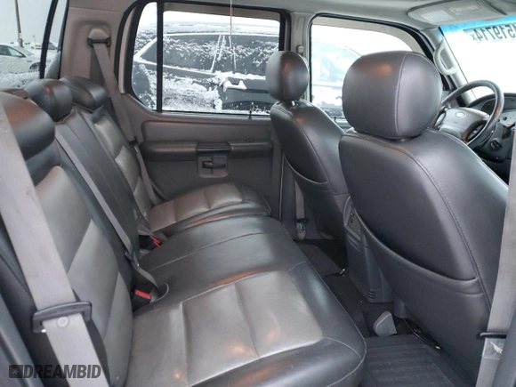 2004 Ford Explorer Sport Trac XLS with VIN 1FMZU77K44UB85286, listed as a Copart auction lot 81519714 with 347,983 mi miles and Clean Title. Bid and sale history available at carsss.com. Image 10.