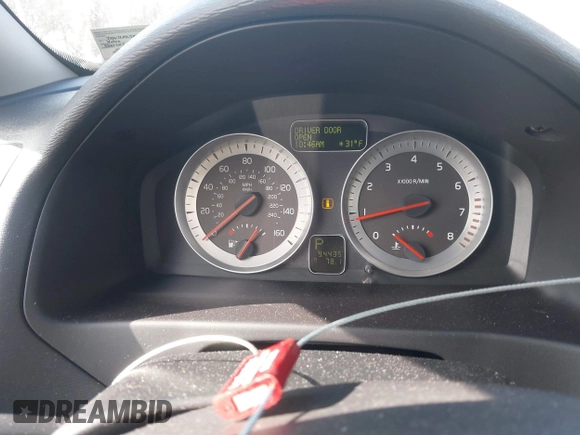 2013 Volvo C70 T5 with VIN YV1672MC5DJ142005, listed as a IAAI auction lot 41634212 with 94,435 mi miles. Bid and sale history available at carsss.com. Image 7.