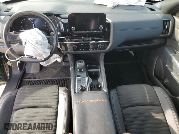 2024 Nissan Pathfinder Rock Creek z VIN 5N1DR3BD3RC304567, wystawiony jako Copart lot #50443925 z przebiegiem Nie podano mil oraz Nie do naprawy • Non repairable. Historia ofert i sprzedaży dostępna na DreamBid. Obrazek 8.