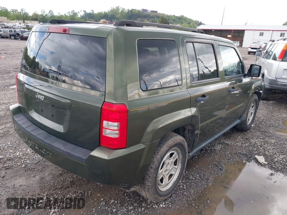 2008 Jeep Patriot Sport with VIN 1J8FT28088D520705, listed as a IAAI auction lot 42107804 with 77,032 mi miles and . Bid and sale history available at DreamBid. Image 4.