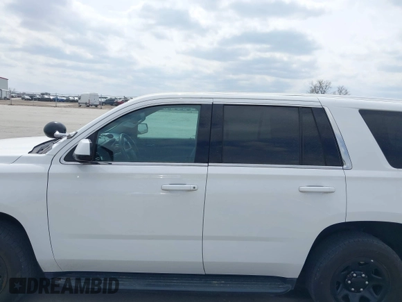 2020 Chevrolet Tahoe Commercial z VIN 1GNSKDEC9LR260983, wystawiony jako IAAI lot #42062097 z przebiegiem 124 911 mil mil oraz . Historia ofert i sprzedaży dostępna na DreamBid. Obrazek 14.