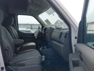 2021 Nissan NV Cargo SV z VIN 1N6BF0LY8MN809146, wystawiony jako IAAI lot #42005532 z przebiegiem 31 869 mil mil oraz . Historia ofert i sprzedaży dostępna na DreamBid. Obrazek 5.
