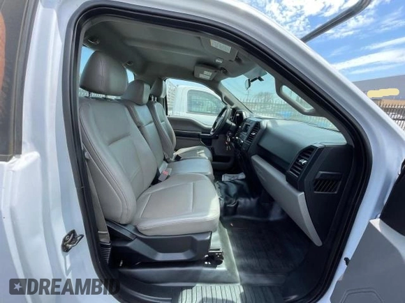 2016 Ford F-150 XL with VIN 1FTMF1C89GKD83135, listed as a Copart auction lot 45601825 with 111,292 mi miles and Clean Title. Bid and sale history available at carsss.com. Image 5.