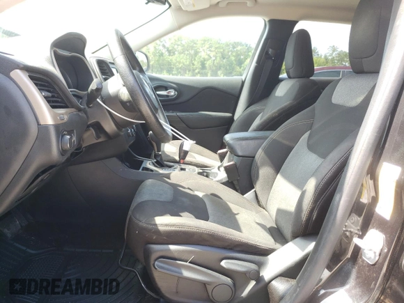 2016 Jeep Cherokee Sport z VIN 1C4PJLAB3GW233584, wystawiony jako Copart lot #61441815 z przebiegiem 168 112 mil mil oraz Szkoda całkowita • Salvage title. Historia ofert i sprzedaży dostępna na DreamBid. Obrazek 7.