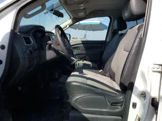 2017 Nissan Titan with VIN 1N6AA1F10HN501280, listed as a Copart auction lot 43782625 with 217,906 mi miles and Clean title. Bid and sale history available at DreamBid. Image 7.