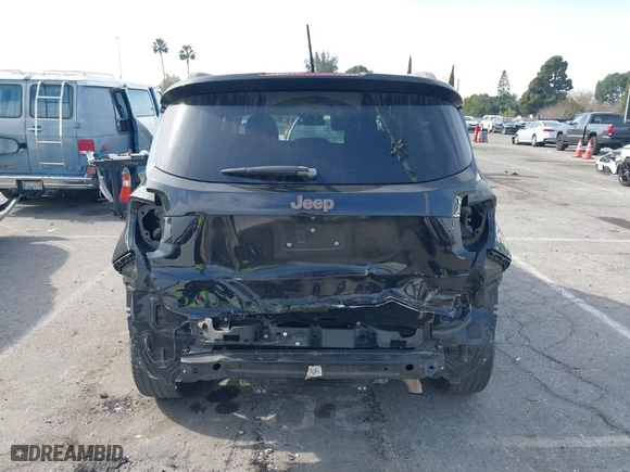 2016 Jeep Renegade Latitude with VIN ZACCJABT8GPD62251, listed as a IAAI auction lot 41472431 with 117,947 mi miles. Bid and sale history available at carsss.com. Image 16.