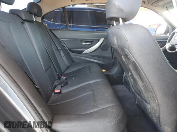2013 BMW 3 Series 320i xDrive с VIN WBA3C3C50DF982044, выставлен на аукционе Copart как лот 57412795 с пробегом 136 085 миль миль и Списание • Salvage title. История ставок и продаж доступна на DreamBid. Изображение 10.