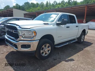 2024 Ram 2500 Big Horn z VIN 3C6UR5DJ4RG354840, wystawiony jako IAAI lot #42509658 z przebiegiem Nie podano mil oraz . Historia ofert i sprzedaży dostępna na DreamBid. Obrazek 2.