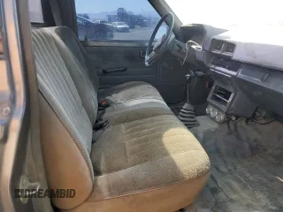 1987 Toyota Pickup with VIN JT4RN50R5H0228706, listed as a Copart auction lot 50639045 with 296,043 mi miles and Salvage Title. Bid and sale history available at DreamBid. Image 10.