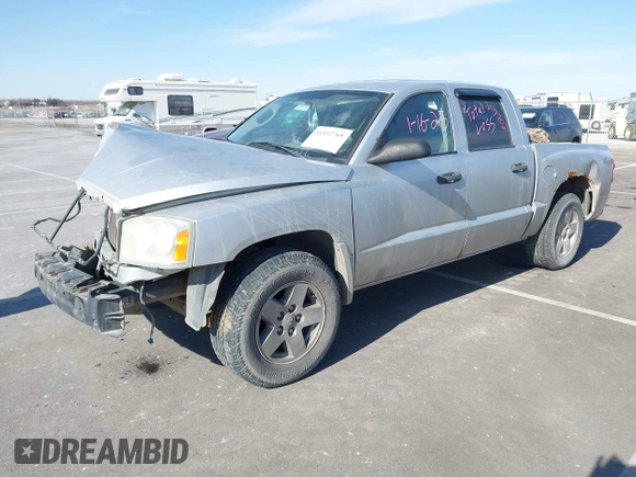 2005 Dodge Dakota SLT with VIN 1D7HW48N45S127702, listed as a IAAI auction lot 41492769 with Not Provided miles. Bid and sale history available at carsss.com. Image 19.