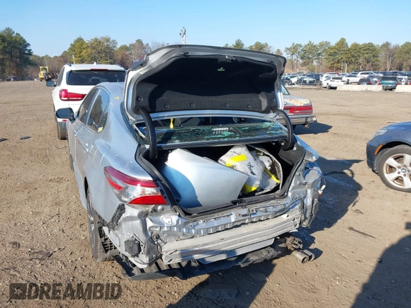 2018 Toyota Camry LE z VIN 4T1B11HK4JU616470, wystawiony jako IAAI lot #41352888 z przebiegiem 102 109 mil mil oraz . Historia ofert i sprzedaży dostępna na DreamBid. Obrazek 16.