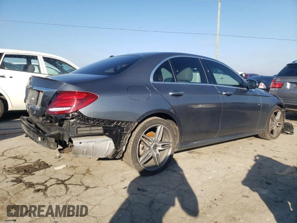 2018 Mercedes-Benz E-Class E 300 with VIN WDDZF4JB1JA358433, listed as a Copart auction lot 71467222 with 60,742 mi miles. Bid and sale history available at carsss.com. Image 3.