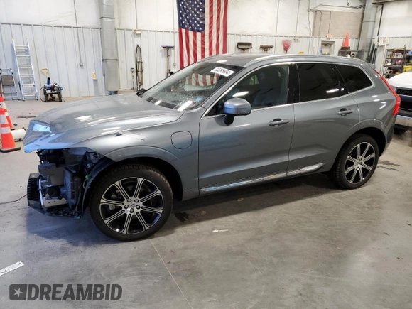 2019 Volvo XC60 Inscription with VIN LYVBR0DL7KB206117, listed as a Copart auction lot 83395884 with 72,145 mi miles and Salvage Title. Bid and sale history available at carsss.com. Image 1.