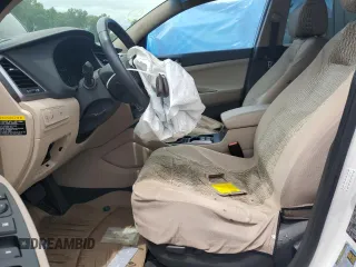 2018 Hyundai Tucson SEL Plus z VIN KM8J33A45JU603787, wystawiony jako Copart lot #56963335 z przebiegiem 32 466 mil mil oraz Szkoda całkowita • Salvage title. Historia ofert i sprzedaży dostępna na DreamBid. Obrazek 7.