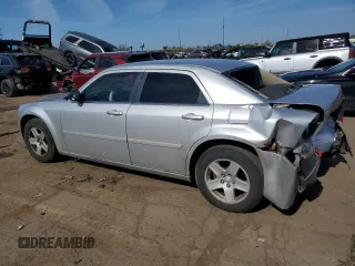 2005 Chrysler 300 with VIN 2C3JA43R15H171138, listed as a Copart auction lot 74354314 with 164,862 mi miles and Clean Title. Bid and sale history available at carsss.com. Image 2.