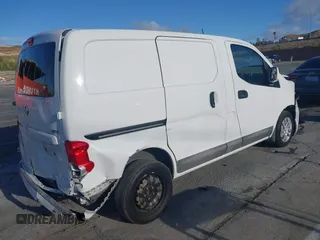 2015 Nissan NV200 SV with VIN 3N6CM0KN3FK733653, listed as a IAAI auction lot 41939309 with 125,032 mi miles. Bid and sale history available at carsss.com. Image 4.