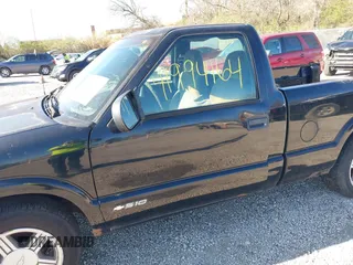 1999 Chevrolet S-10 LS with VIN 1GCCS1444XK153487, listed as a IAAI auction lot 41994464 with 190,403 mi miles and . Bid and sale history available at DreamBid. Image 6.
