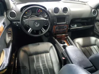 2006 Mercedes-Benz M 500 z VIN 4JGBB75EX6A043551, wystawiony jako Copart lot #55937265 z przebiegiem 120 923 mil mil oraz Szkoda całkowita • Salvage title. Historia ofert i sprzedaży dostępna na DreamBid. Obrazek 8.