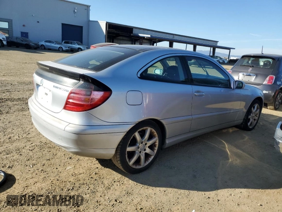 2002 Mercedes-Benz C 230/260/280/320 with VIN WDBRN47J12A288749, listed as a Copart auction lot 42052655 with 229,188 mi miles and Clean Title. Bid and sale history available at DreamBid. Image 3.