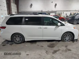 2019 Toyota Sienna XLE Auto Access Seat with VIN 5TDYZ3DC9KS011402, listed as a IAAI auction lot 41597111 with 127,466 mi miles. Bid and sale history available at carsss.com. Image 13.